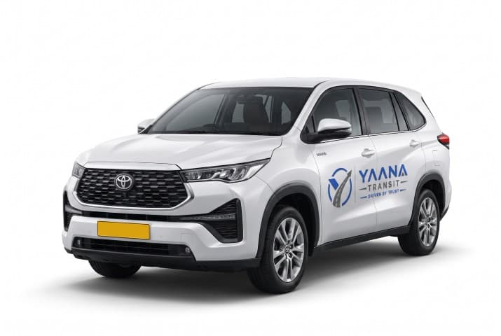Toyota Innova HyCross